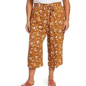 Tie Front Floral Print Cropped Pants